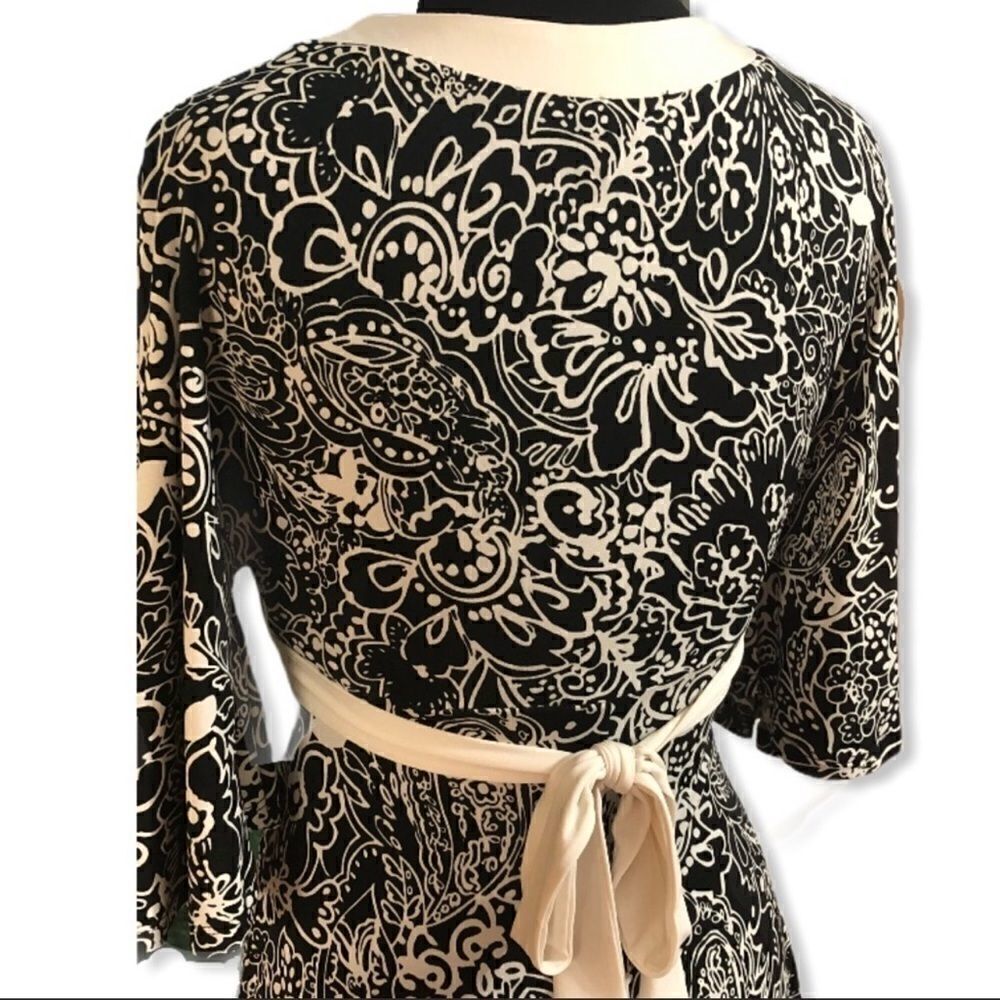 𝅺A.P.N.Y. Floral Patterned V-Neck Flutter Sleeve Tie Back Patterned Dress Sz S - Picture 8 of 10